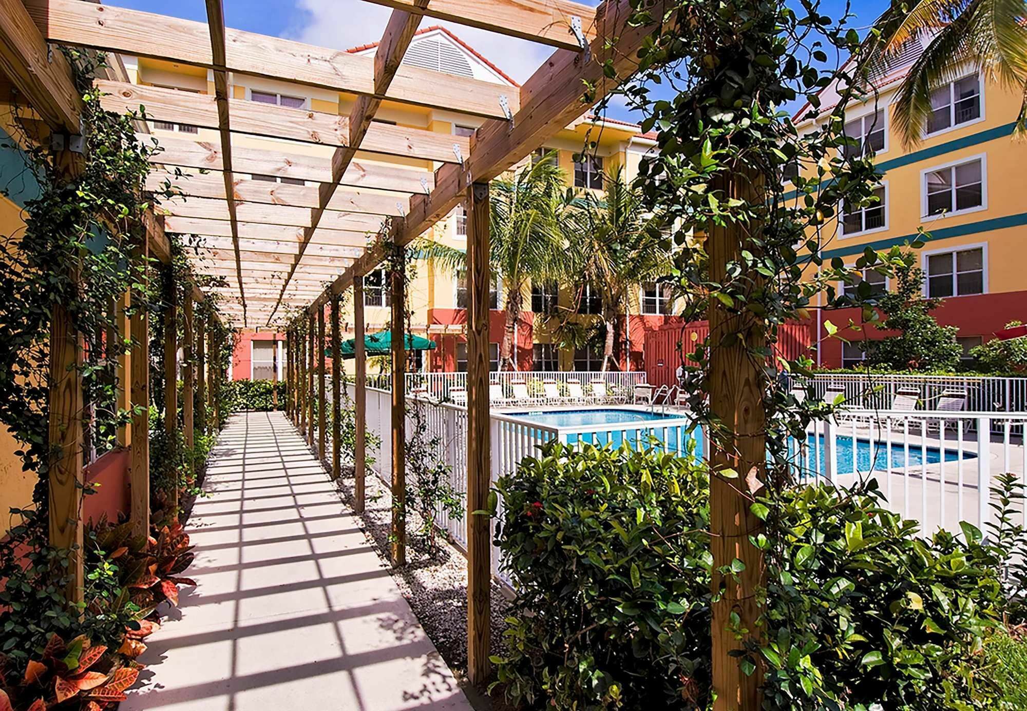 Residence Inn By Marriott Fort Lauderdale City Of Плантейшен Экстерьер фото